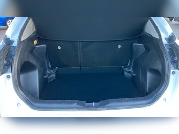 Used Toyota Yaris Cross 2022 for sale - 77803065: Photo