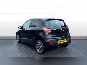 Used Hyundai i10 2018 for sale - 76859027: Photo