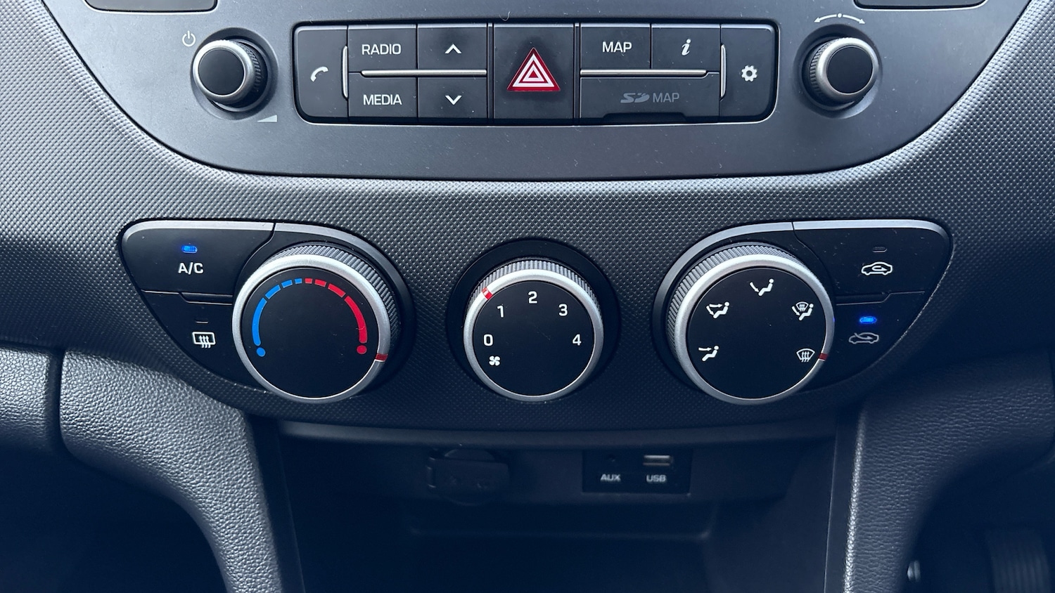 Used Hyundai i10 2018 for sale - 76859027: Photo 39