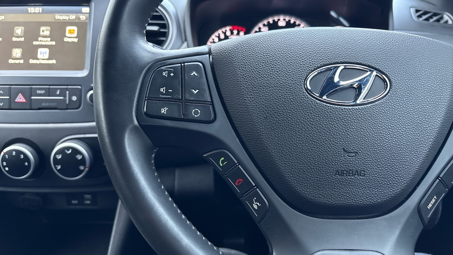 Used Hyundai i10 2018 for sale - 76859027: Photo 41