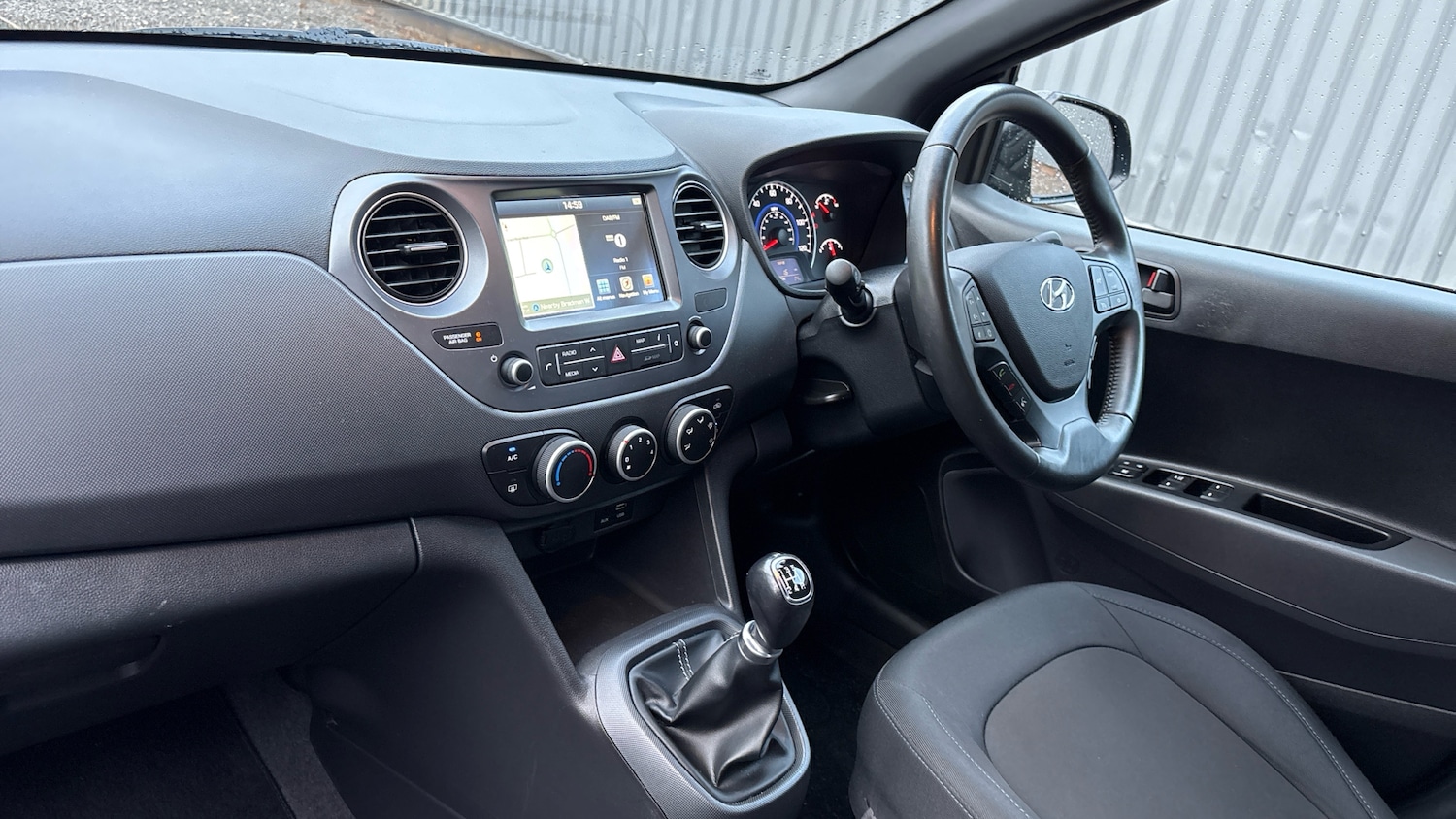 Used Hyundai i10 2018 for sale - 76859027: Photo 9