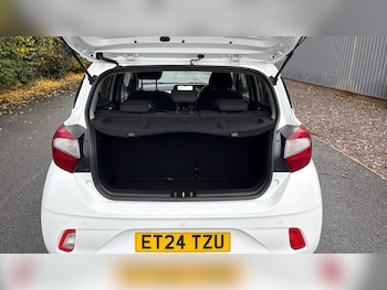 Used Hyundai i10 2024 for sale - 76507995: Photo