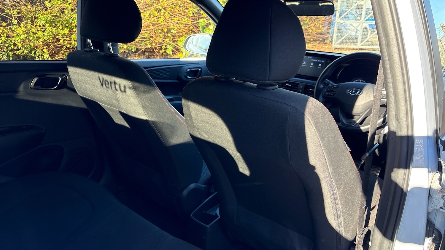 Used Hyundai i10 2020 for sale - 76650952: Photo 47