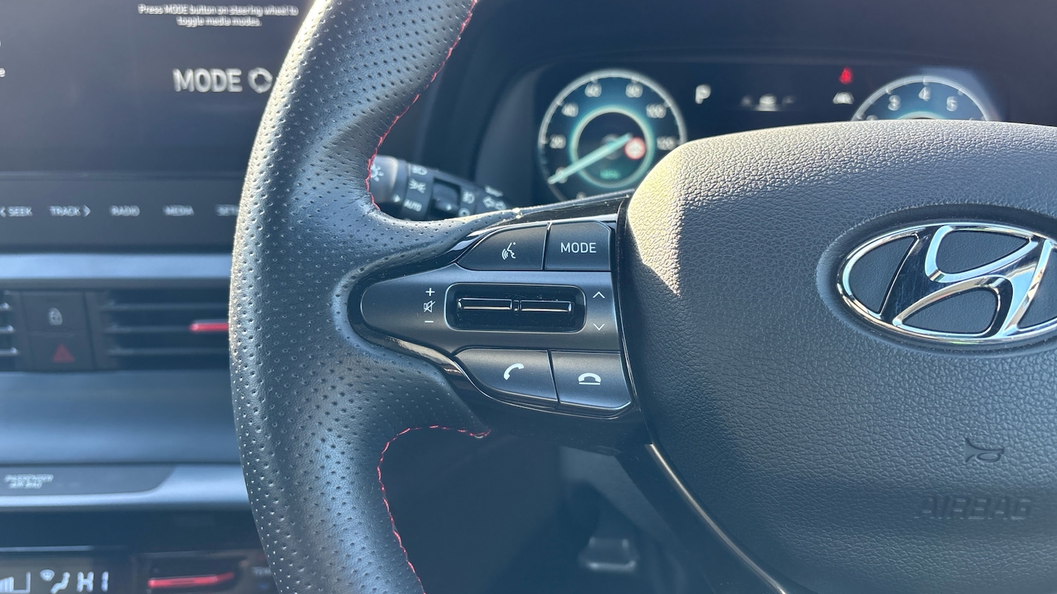 Used Hyundai i20 2023 for sale - 77618826: Photo 40