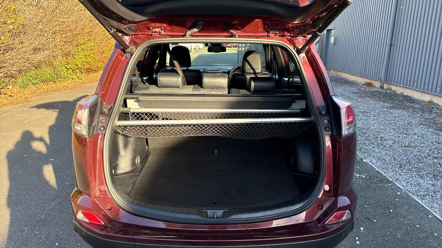 Used Toyota RAV4 2017 for sale - 76649928: Photo 4