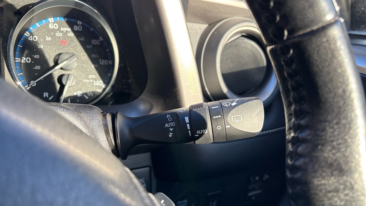 Used Toyota RAV4 2017 for sale - 76649928: Photo 41