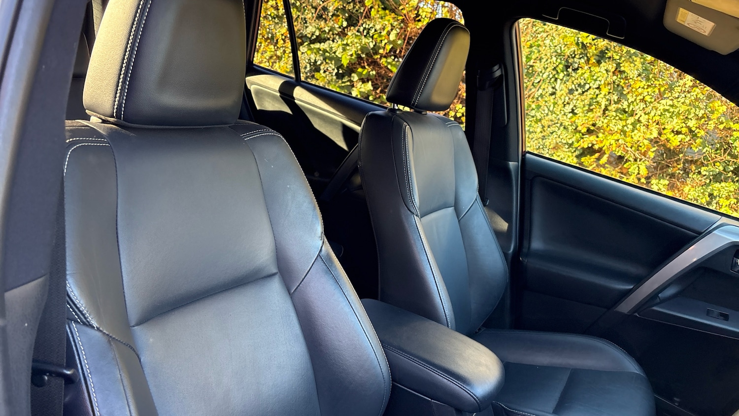 Used Toyota RAV4 2017 for sale - 76649928: Photo 47