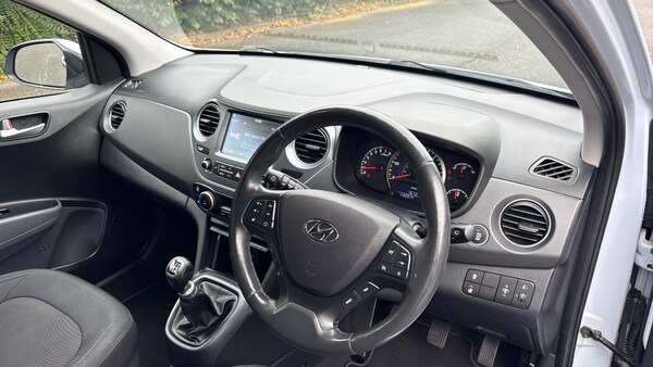 Used Hyundai i10 2019 for sale - 76230784: Photo 11