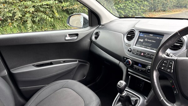 Used Hyundai i10 2019 for sale - 76230784: Photo 14