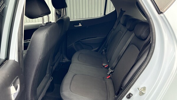 Used Hyundai i10 2019 for sale - 76230784: Photo 16