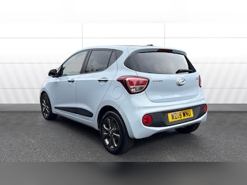 Used Hyundai i10 2019 for sale - 76230784: Photo 2