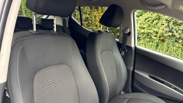 Used Hyundai i10 2019 for sale - 76230784: Photo 44