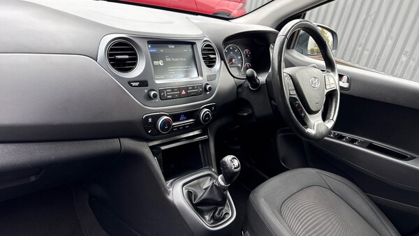 Used Hyundai i10 2019 for sale - 76230784: Photo 9