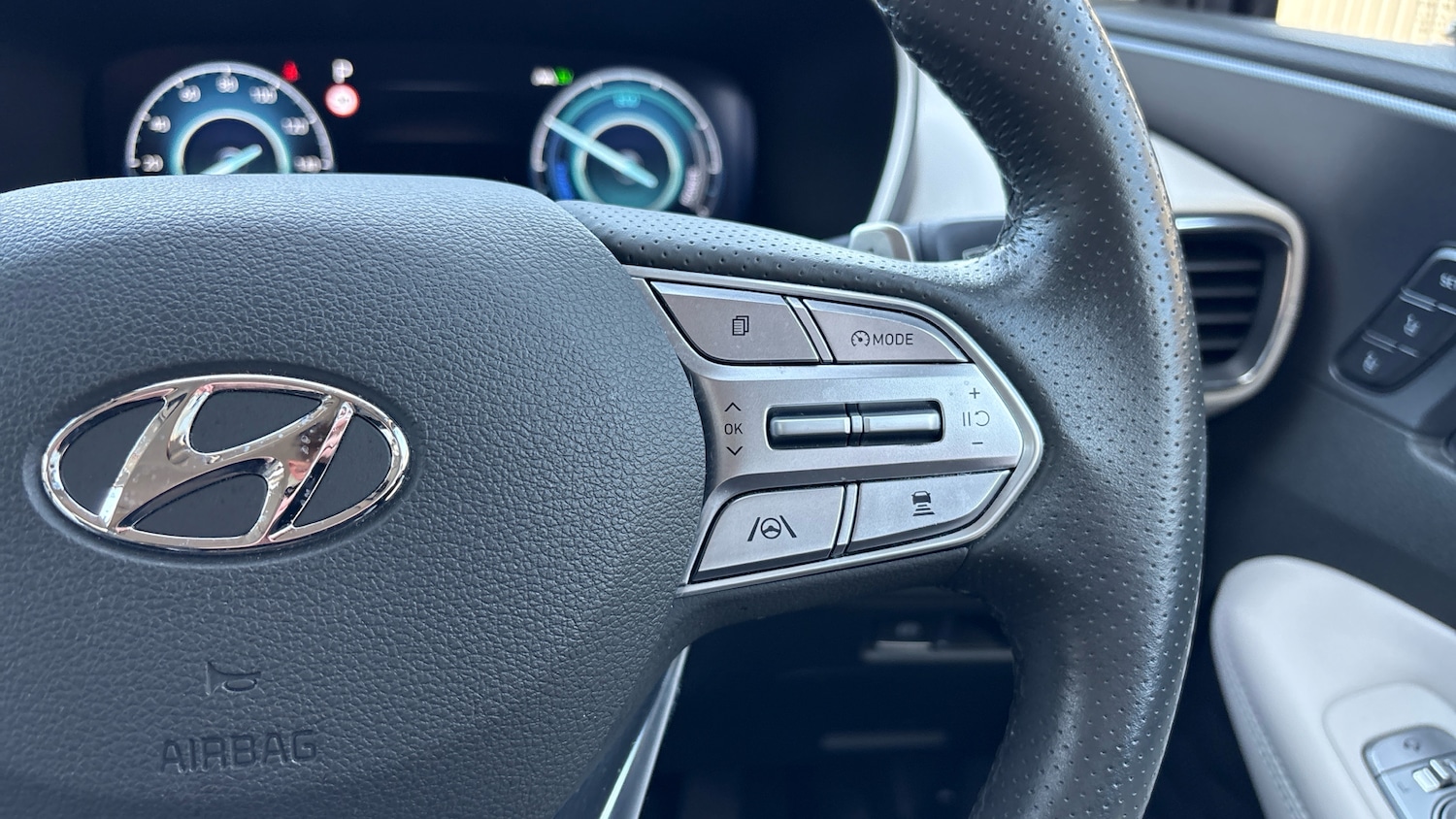 Used Hyundai Santa Fe 2023 for sale - 76650954: Photo 45