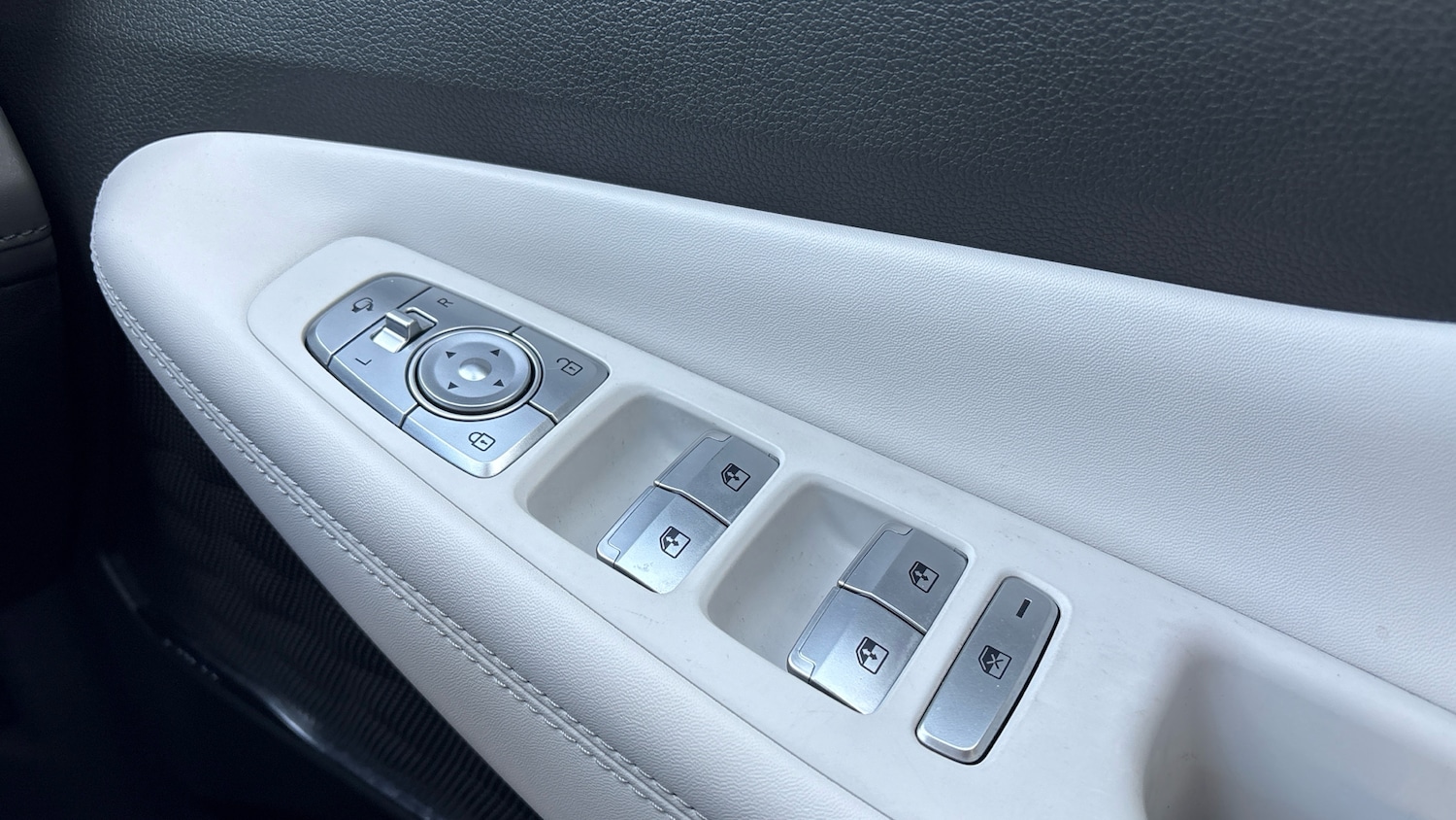 Used Hyundai Santa Fe 2023 for sale - 76650954: Photo 50