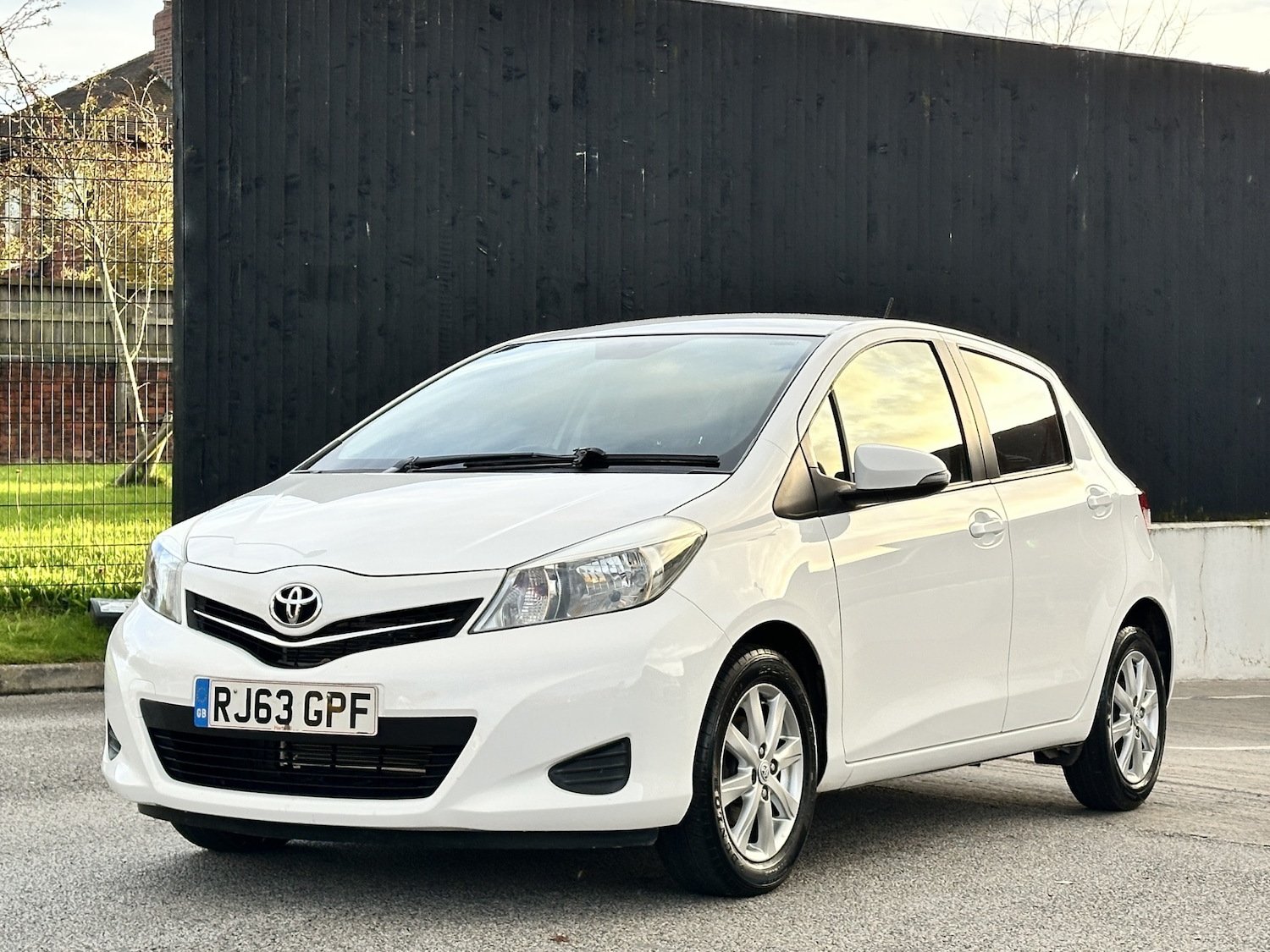Used Toyota Yaris 2013 for sale - 76439754: Photo 3