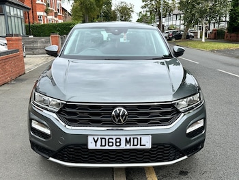 Used Volkswagen T-Roc 2019 for sale - 76022513: Photo