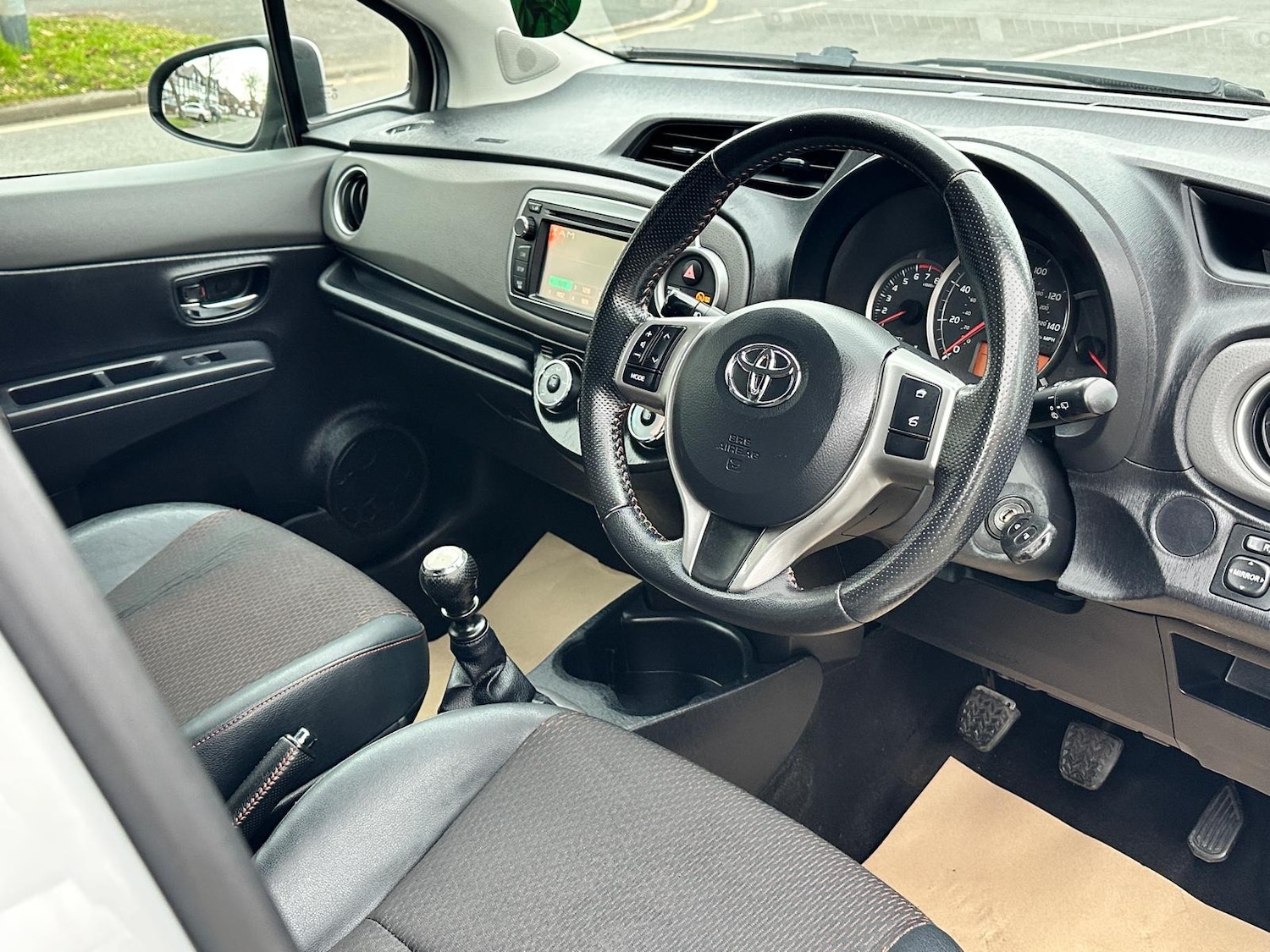 Used Toyota Yaris 2012 for sale - 77606999: Photo 9