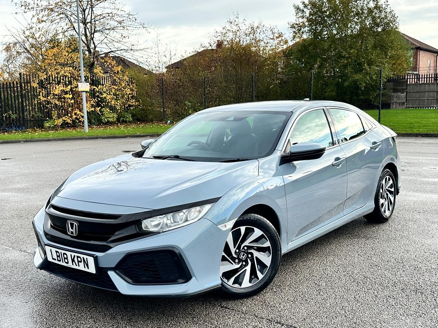 Used Honda Civic 2018 for sale - 76483136: Photo 1
