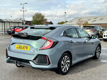 Used Honda Civic 2018 for sale - 76483136: Photo