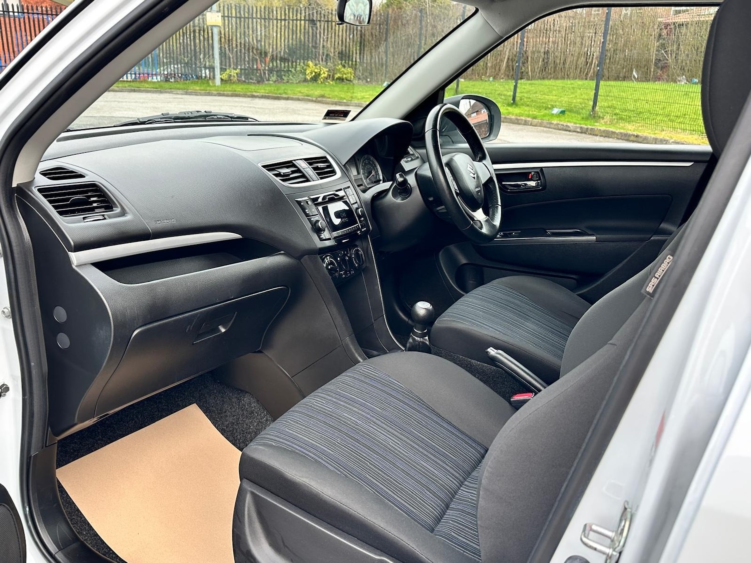 Used Suzuki Swift 2014 for sale - 77926772: Photo 10