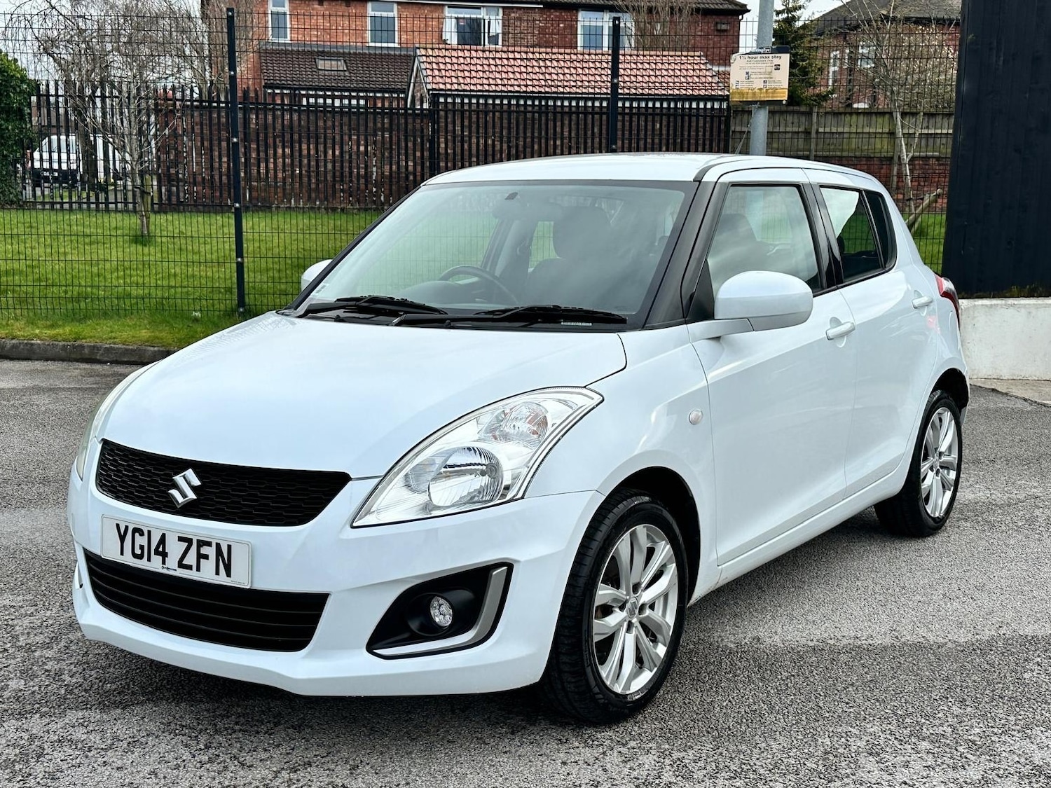 Used Suzuki Swift 2014 for sale - 77926772: Photo 2
