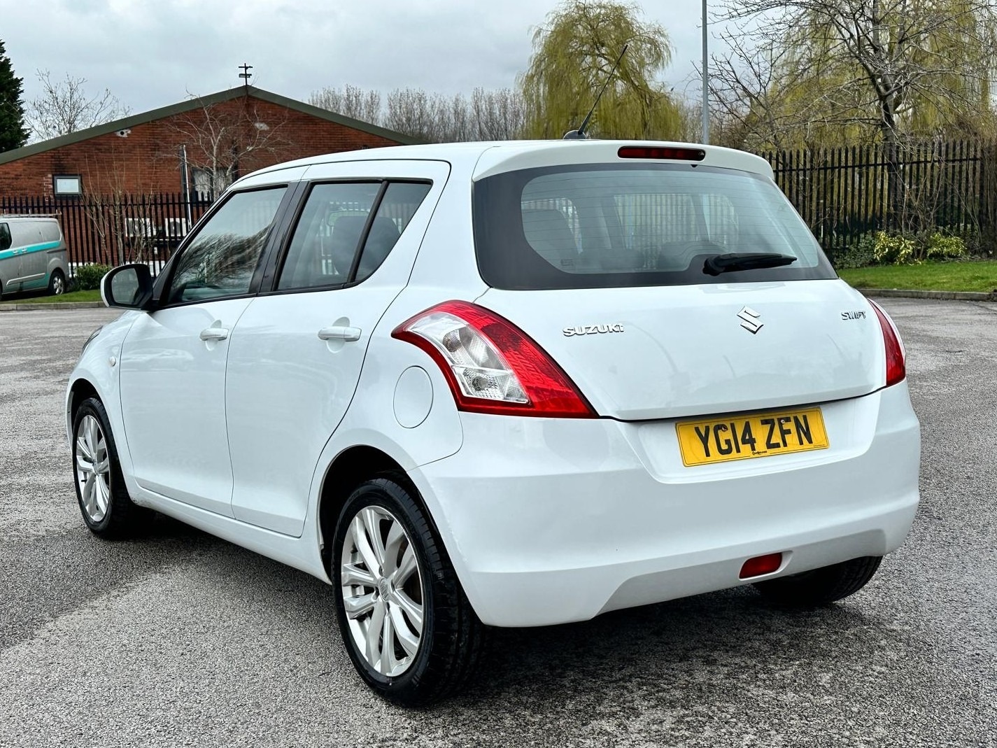 Used Suzuki Swift 2014 for sale - 77926772: Photo 4