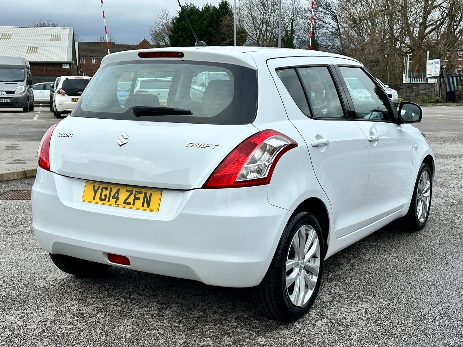 Used Suzuki Swift 2014 for sale - 77926772: Photo 7