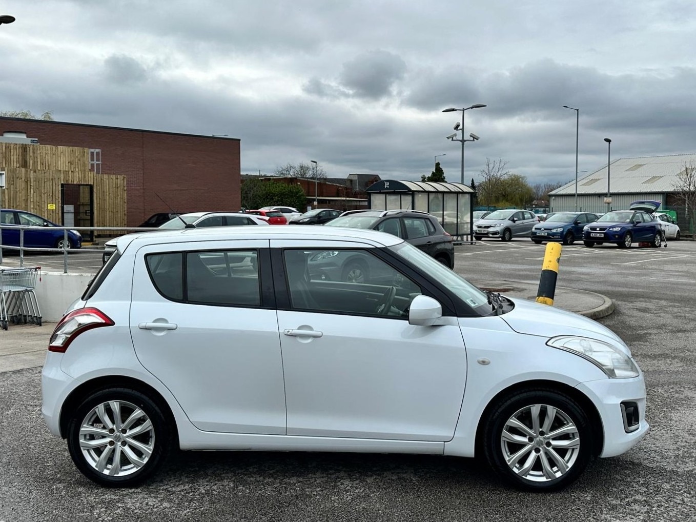 Used Suzuki Swift 2014 for sale - 77926772: Photo 8