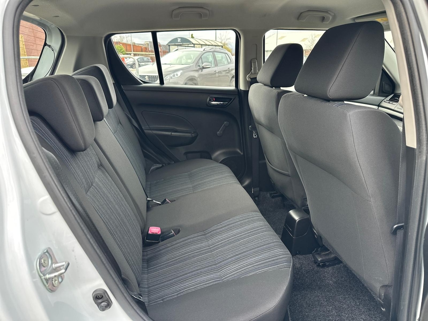 Used Suzuki Swift 2014 for sale - 77781308: Photo 13