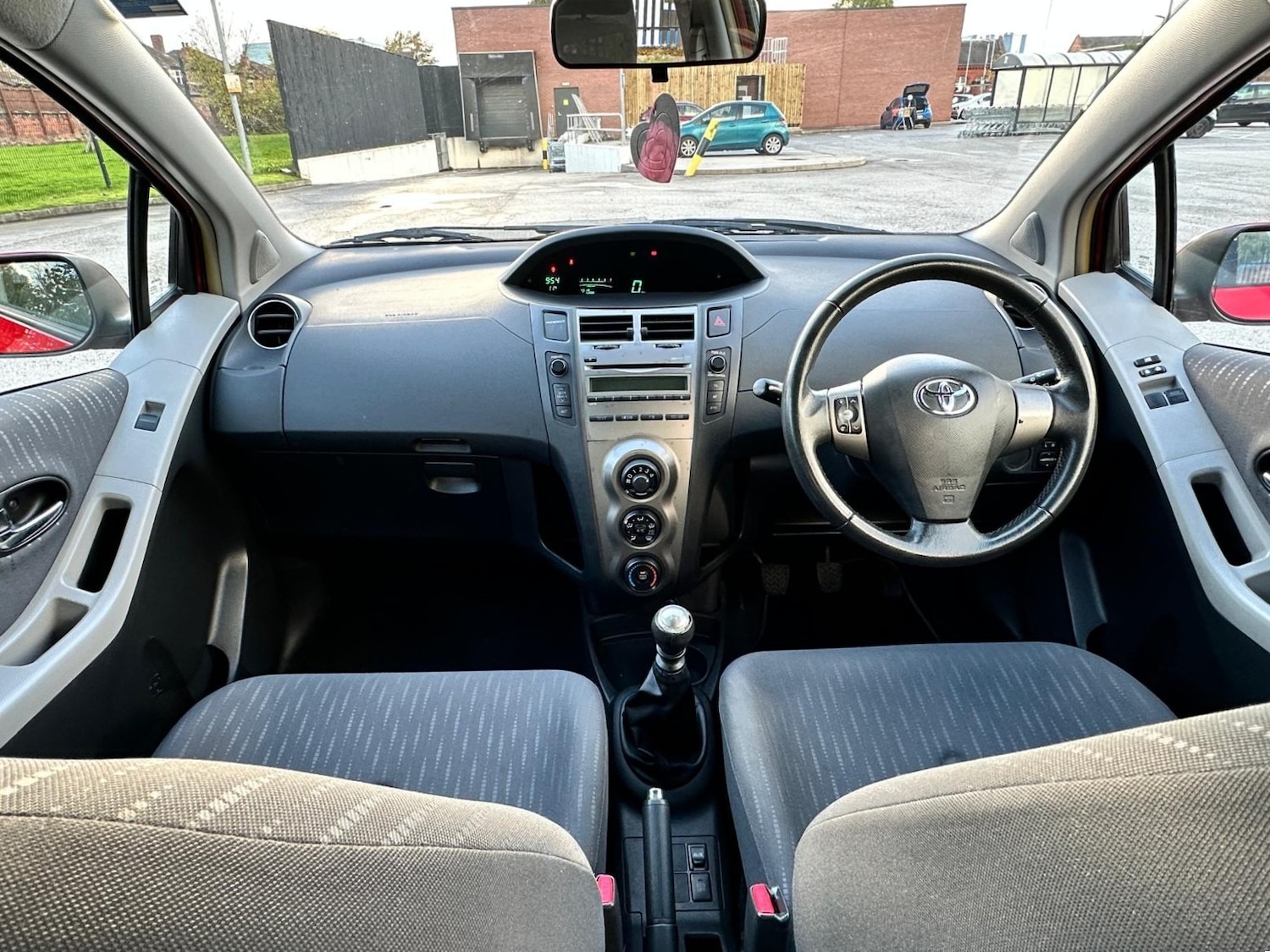 Used Toyota Yaris 2009 for sale - 76344716: Photo 9