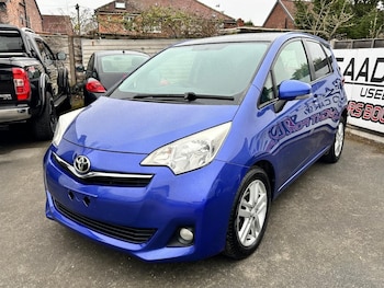 Used Toyota Verso 2011 for sale - 79400909: Photo
