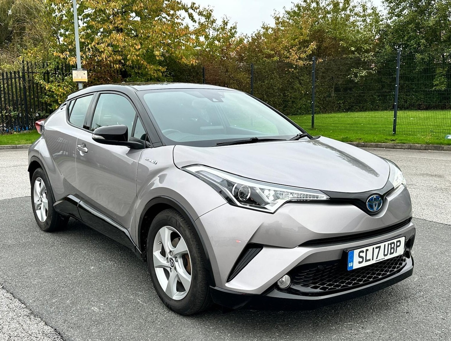 Used Toyota C-HR 2017 for sale - 76268675: Photo 1
