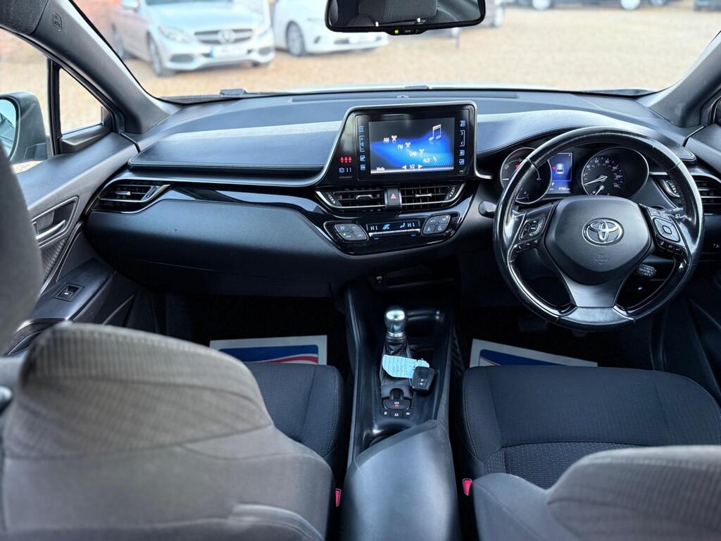 Used Toyota C-HR 2017 for sale - 76268675: Photo 9