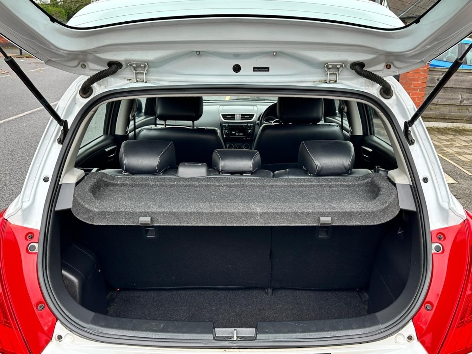 Used Suzuki Swift 2013 for sale - 76533653: Photo 10