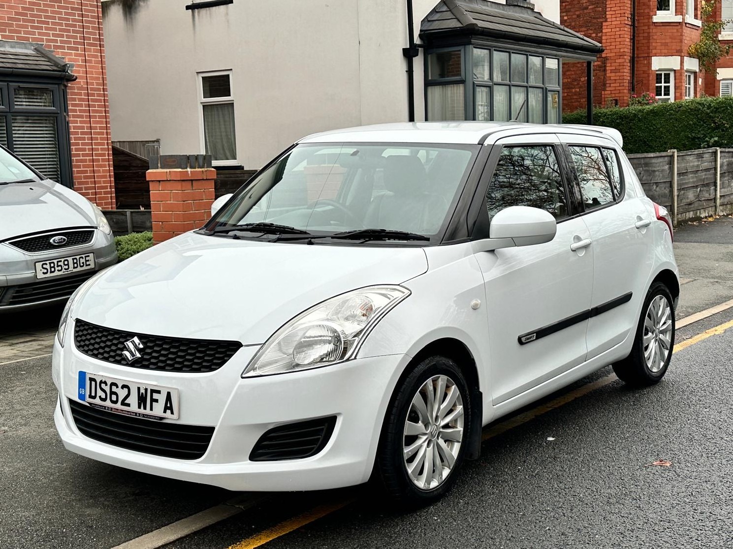 Used Suzuki Swift 2013 for sale - 76533653: Photo 2