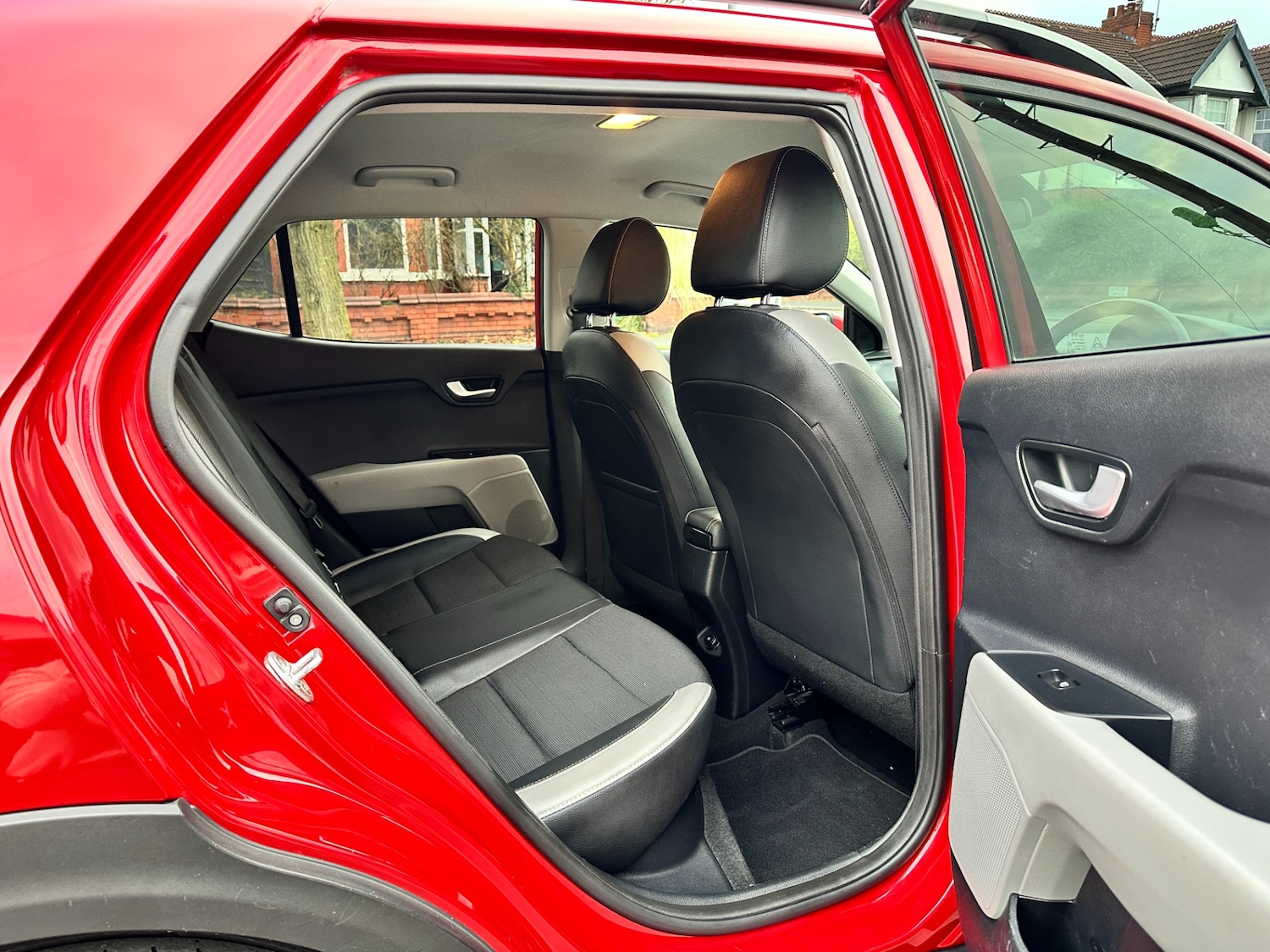 Used Kia Stonic 2019 for sale - 77080732: Photo 14