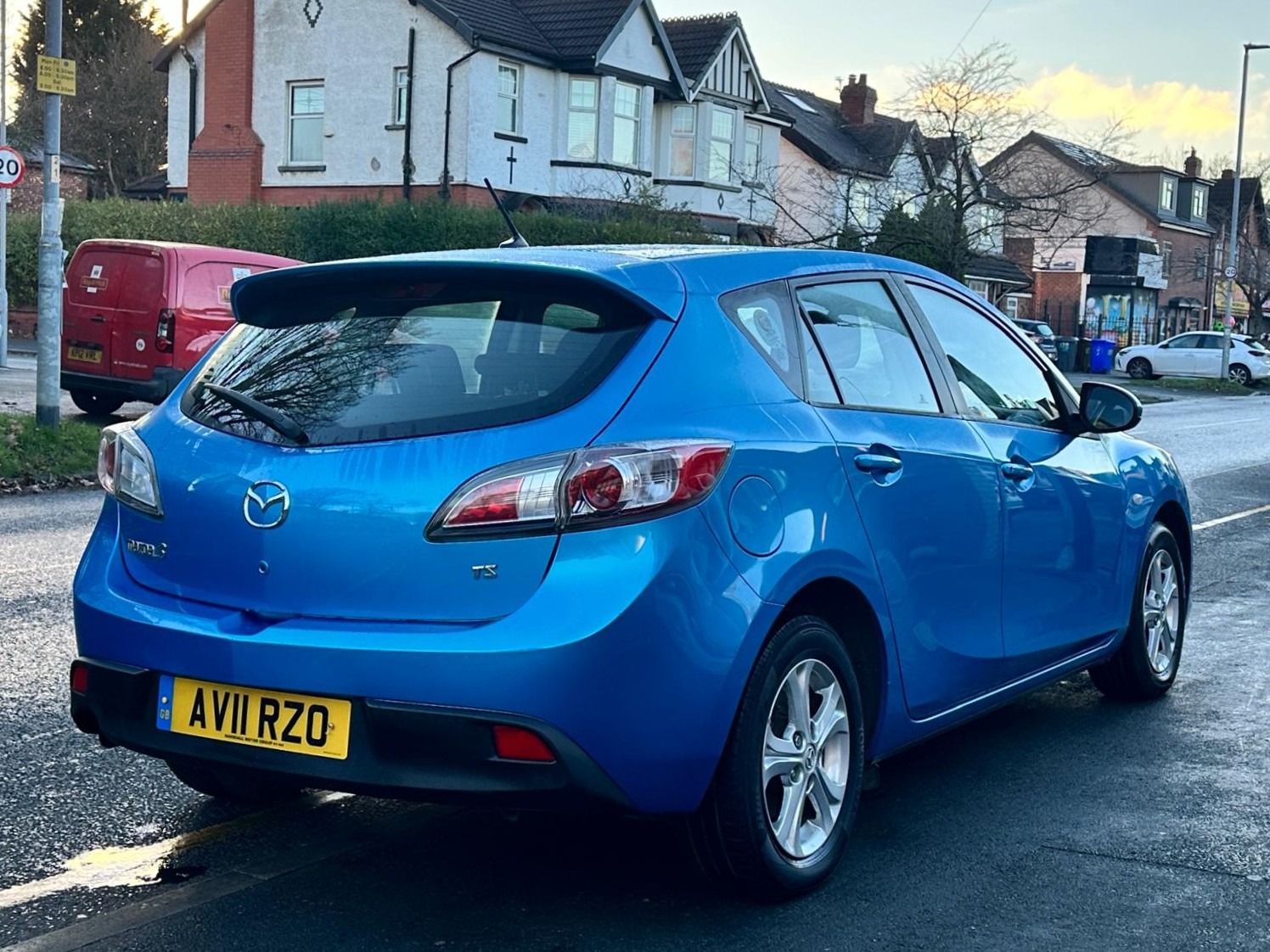 Used Mazda Mazda3 2011 for sale - 77054731: Photo 4