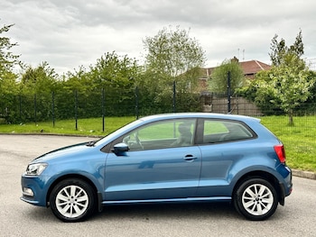 Used Volkswagen Polo 2015 for sale - 78400618: Photo