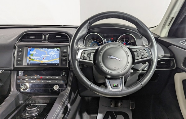 Used Jaguar F-Pace 2016 for sale - 76308573: Photo 10
