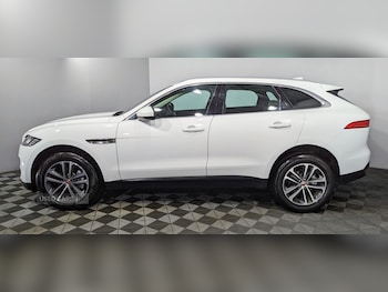 Used Jaguar F-Pace 2019 for sale - 76522900: Photo