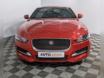 Used Jaguar XE 2017 for sale - 75167432: Photo