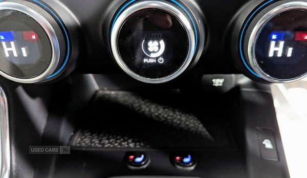 Used Jaguar E-Pace 2018 for sale - 77280330: Photo 13