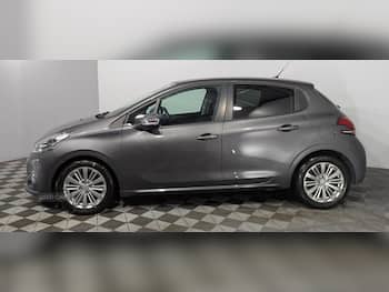 Used Peugeot 208 2019 for sale - 79821903: Photo