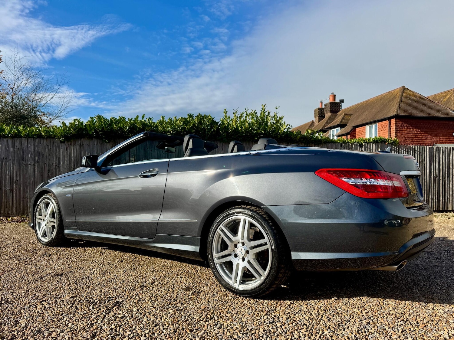 Used Mercedes-Benz E Class 2010 for sale - 76584183: Photo 2