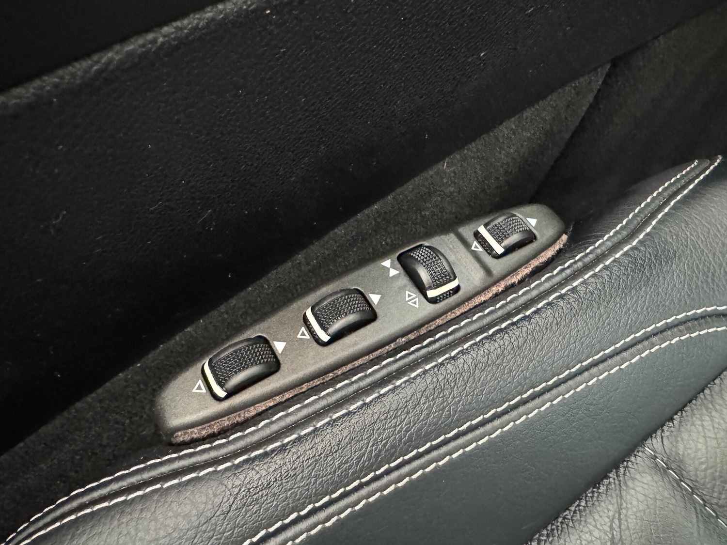 Used Mercedes-Benz E Class 2010 for sale - 76584183: Photo 29