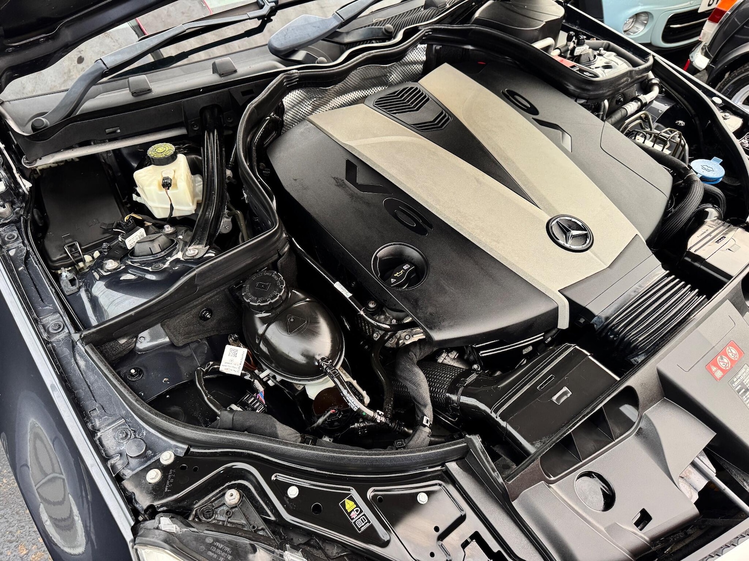 Used Mercedes-Benz E Class 2010 for sale - 76584183: Photo 32