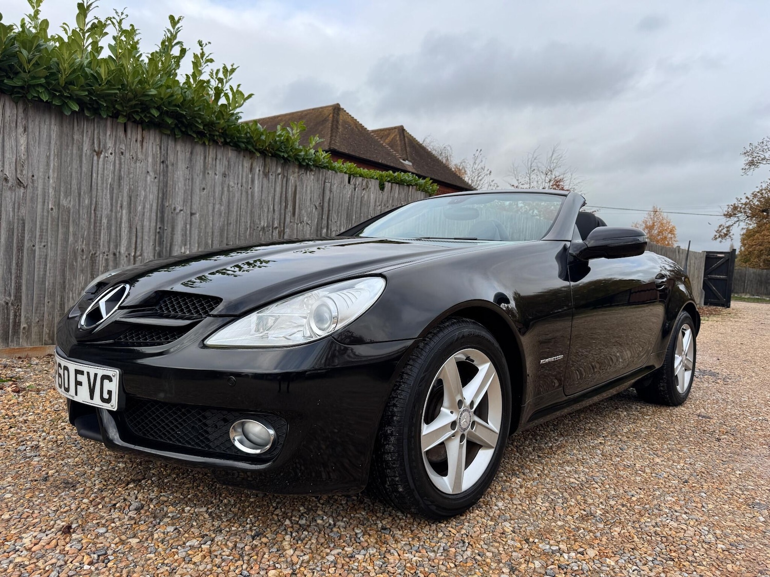 Used Mercedes-Benz SLK 2010 for sale - 76752989: Photo 2