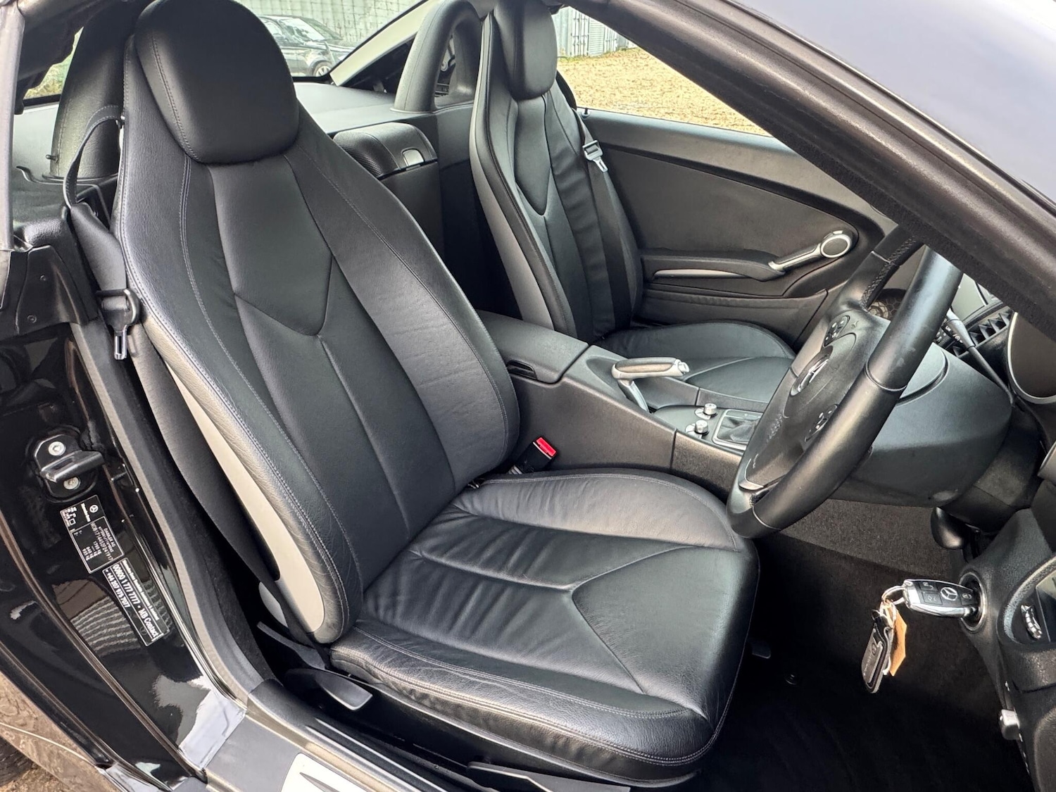 Used Mercedes-Benz SLK 2010 for sale - 76527947: Photo 22