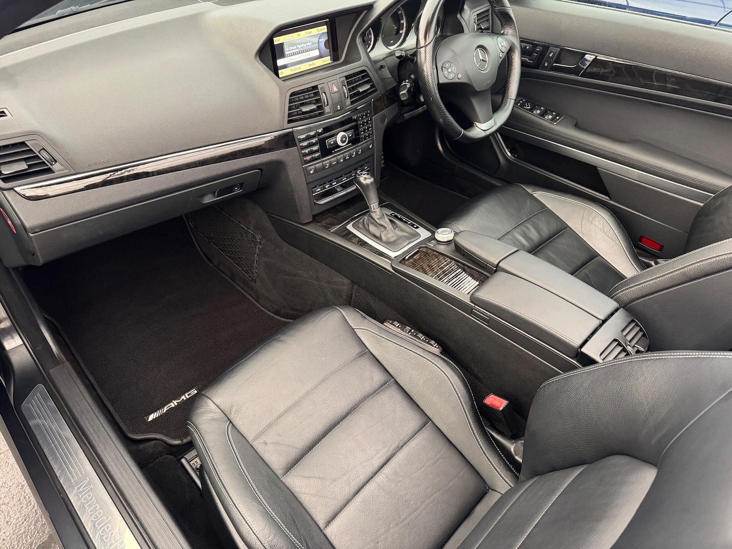 Used Mercedes-Benz E Class 2010 for sale - 76990687: Photo 17